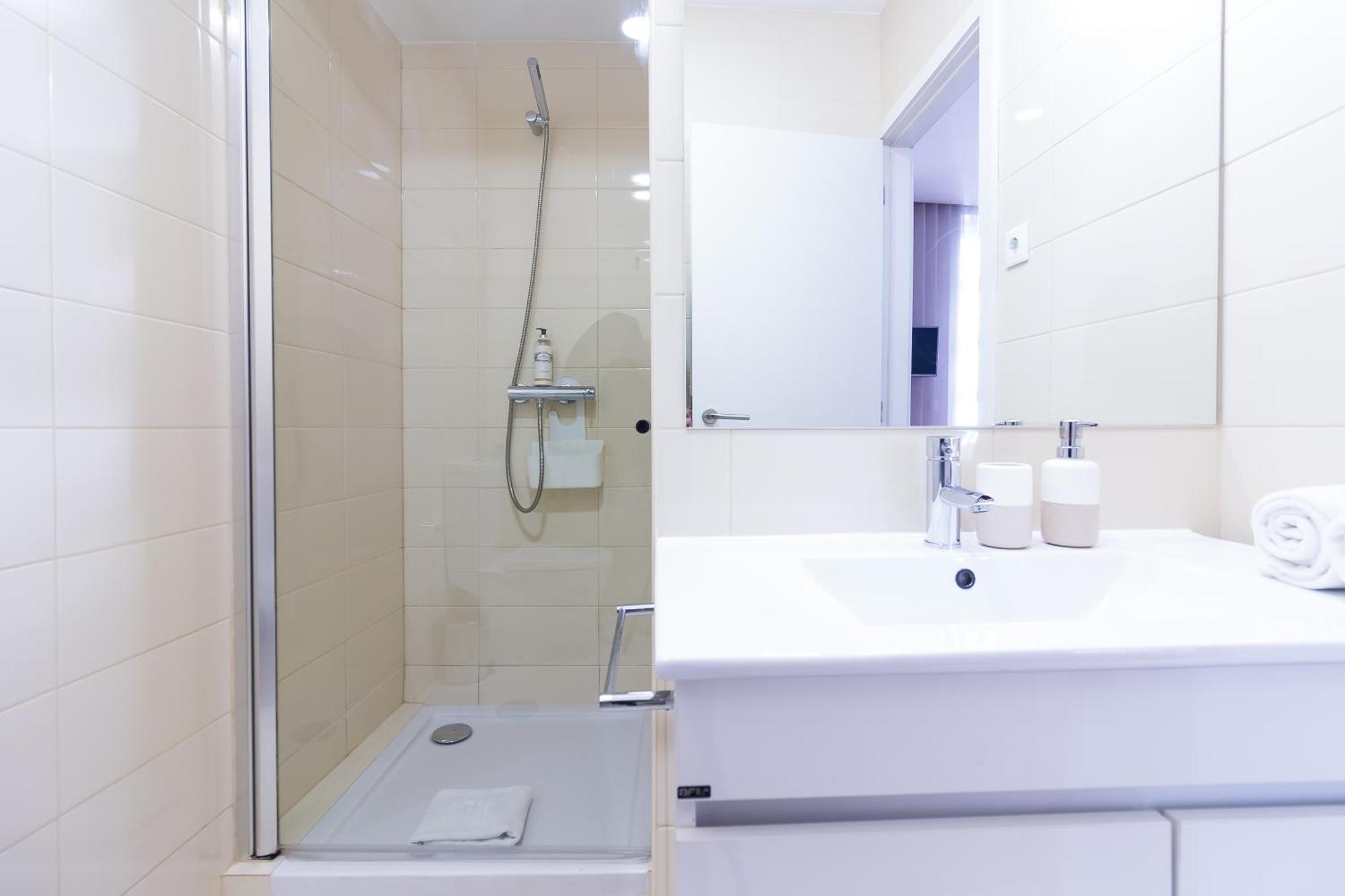 On Deluxe Apartments - Free Parking Porto Exterior foto